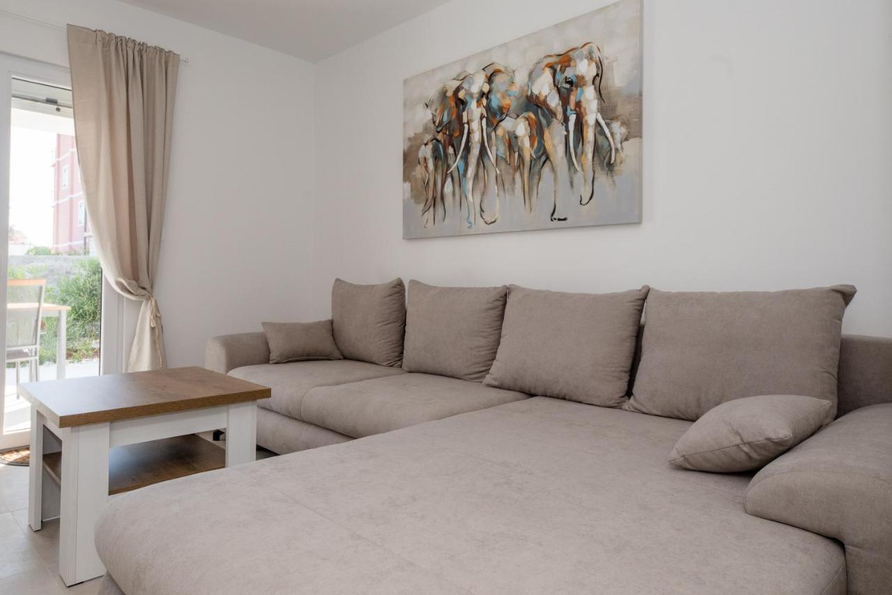 Peaceful Haven Near The Sea-Apartments Torlak Rab Banjol Eksteriør bilde