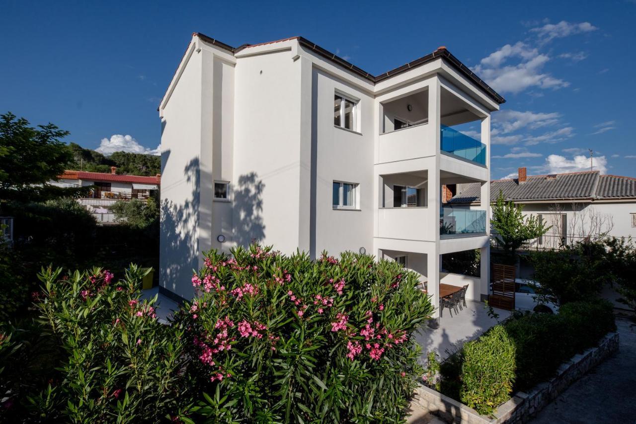Peaceful Haven Near The Sea-Apartments Torlak Rab Banjol Eksteriør bilde