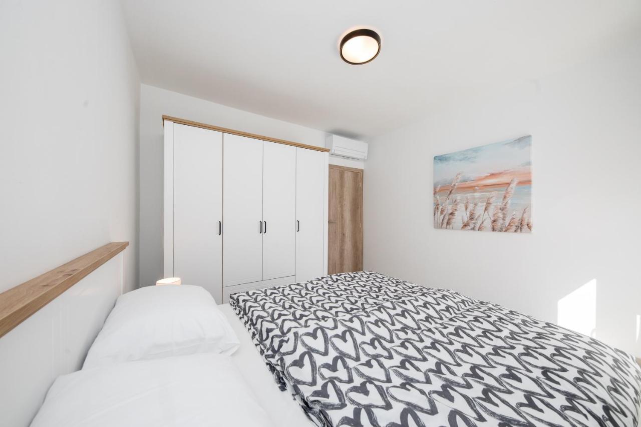 Peaceful Haven Near The Sea-Apartments Torlak Rab Banjol Eksteriør bilde